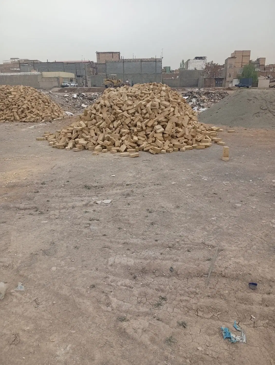 زمین 72متری