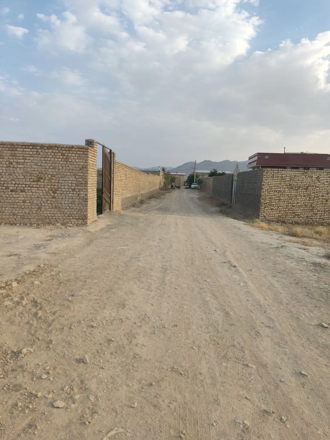 فروش زمین ،کاربری مسکونی،داخل طرح هادی ،احمدآباد