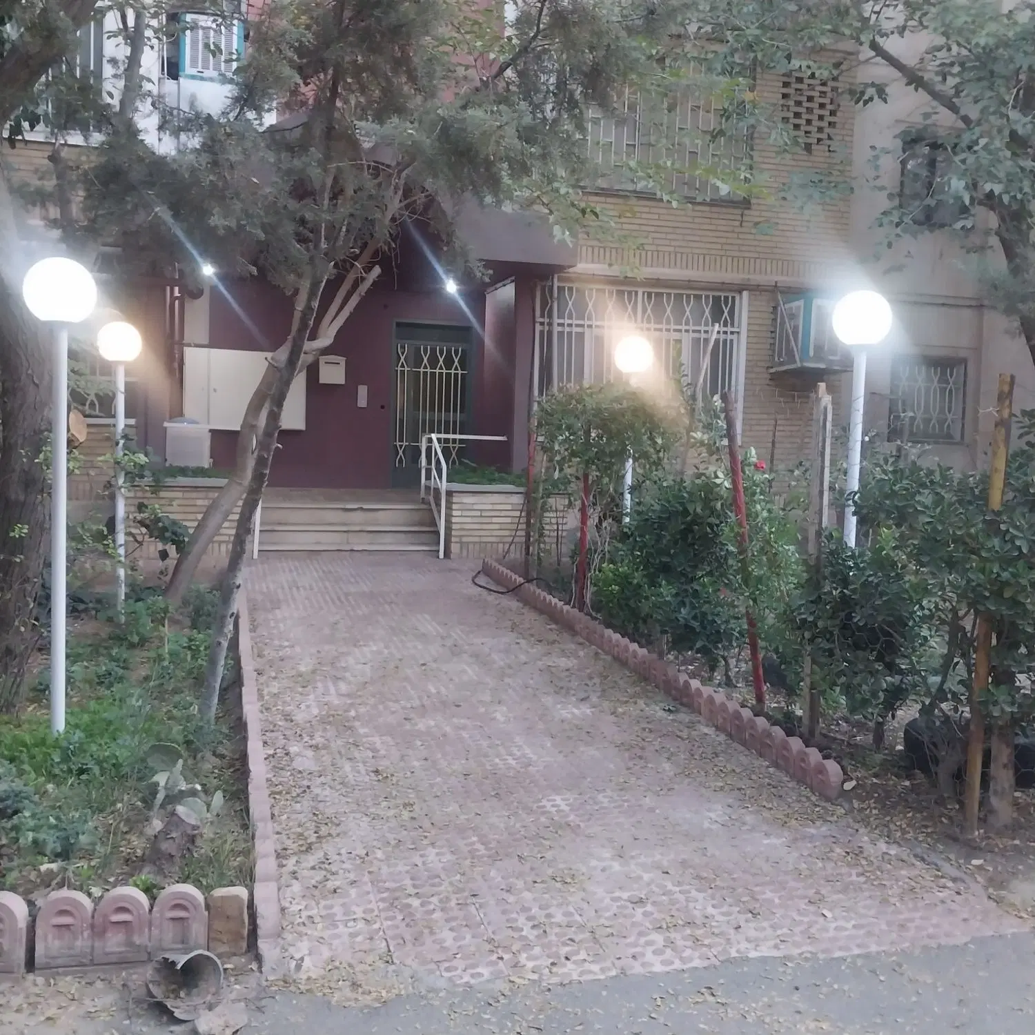 واحد۵۷متری سنددار