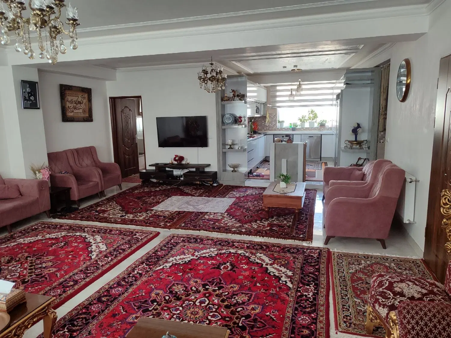 فروش واحد ۱۱۰ متری شهرک صدرا اندیشه ( املاک باقری)