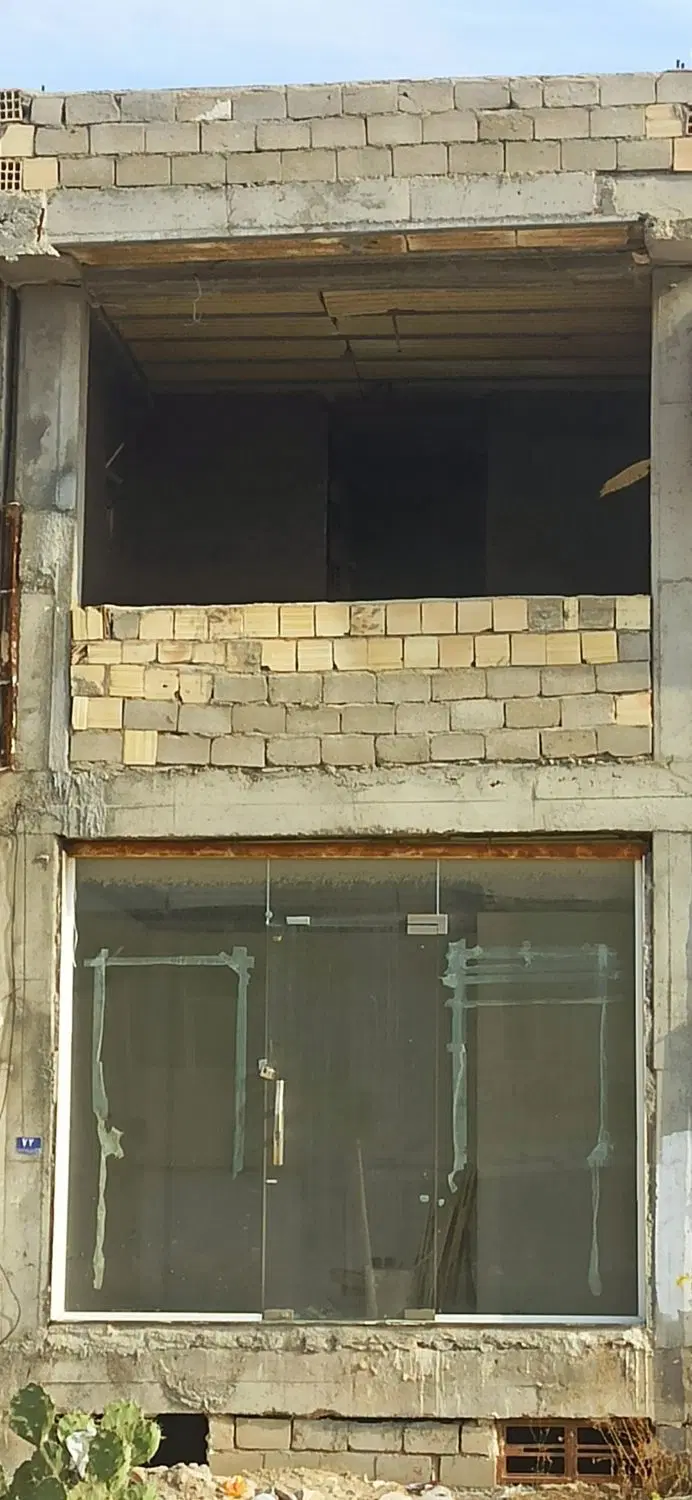 مغازه شهرک نریمان بر خیابون  ۲۰ متر همراه با بنا