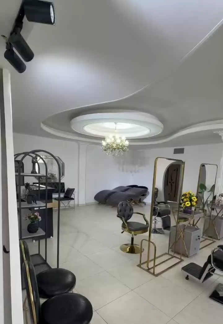 اجاره لاین ناخن و مژه ....