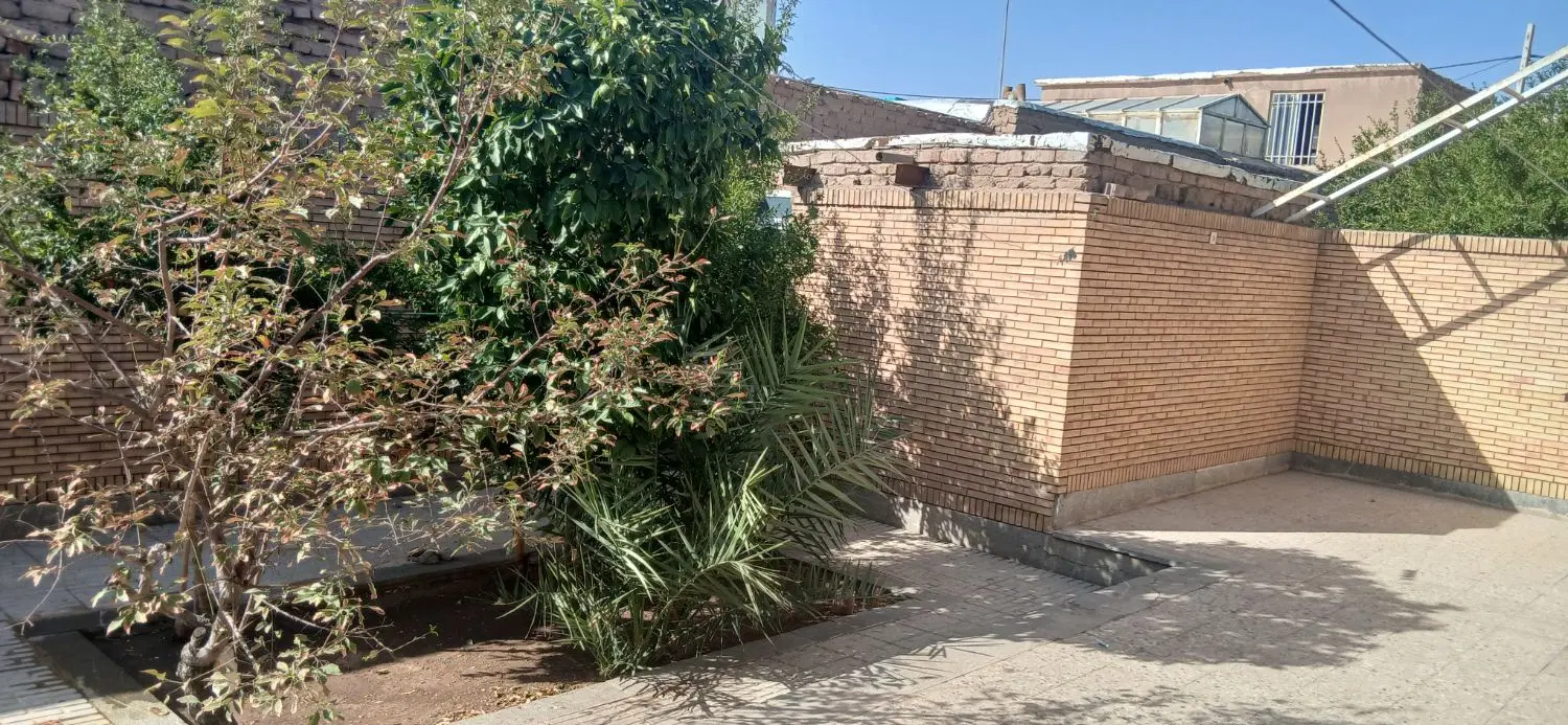 زمین مسکونی