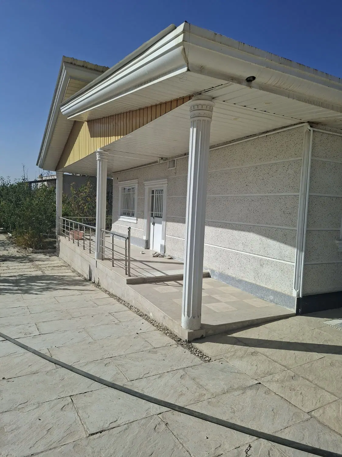*ویلا باغ بی نظیر سنددار بدون مشابه در مهرآباد *