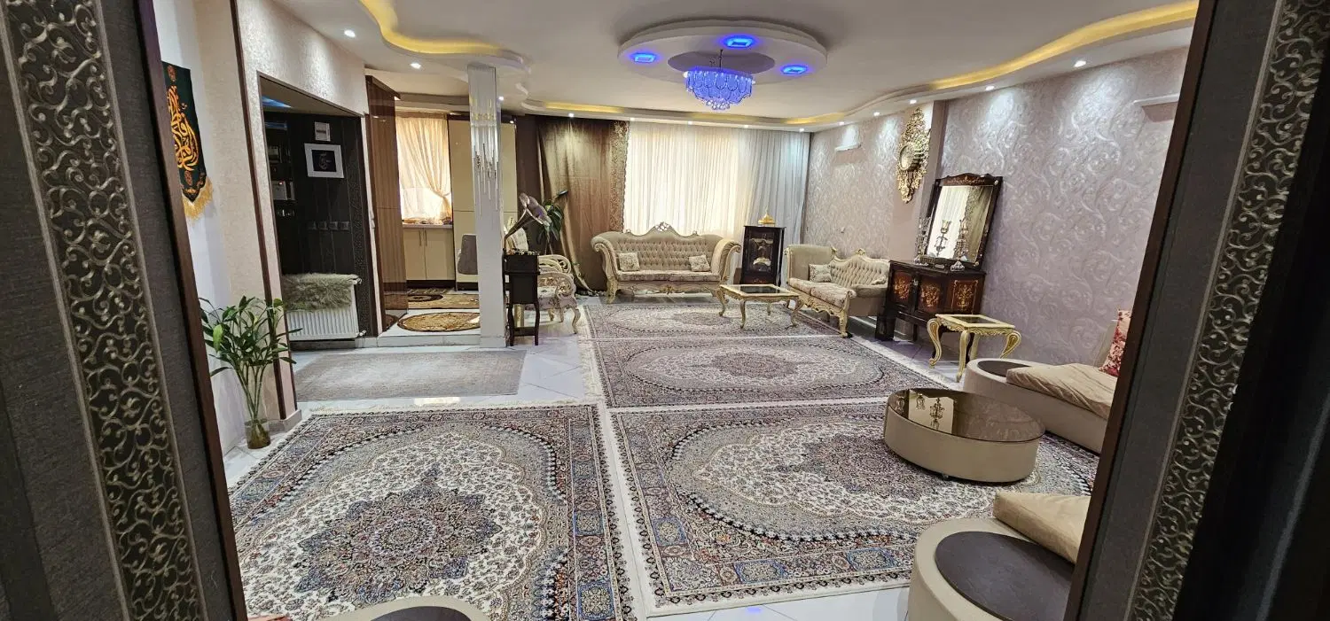 آپارتمان غرق نور _ سند _ 130متر_ طبقه اول