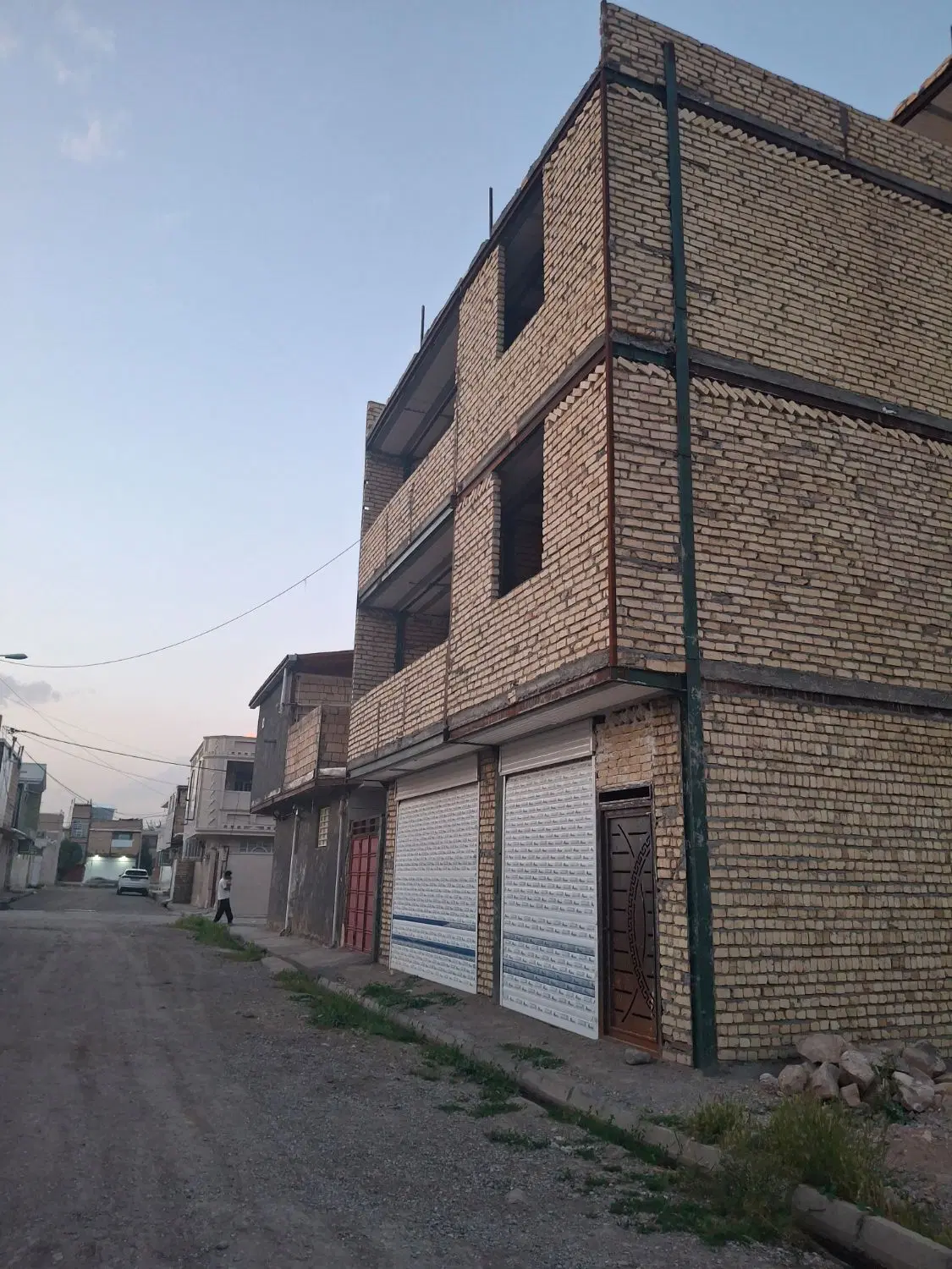 خانه نیمه کاره