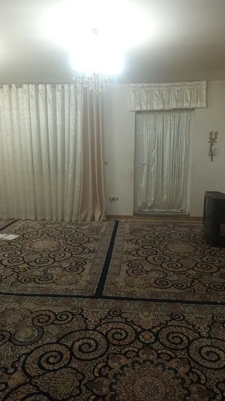 خانه ۱۴۰ متر زمین ۷۰مت بنا