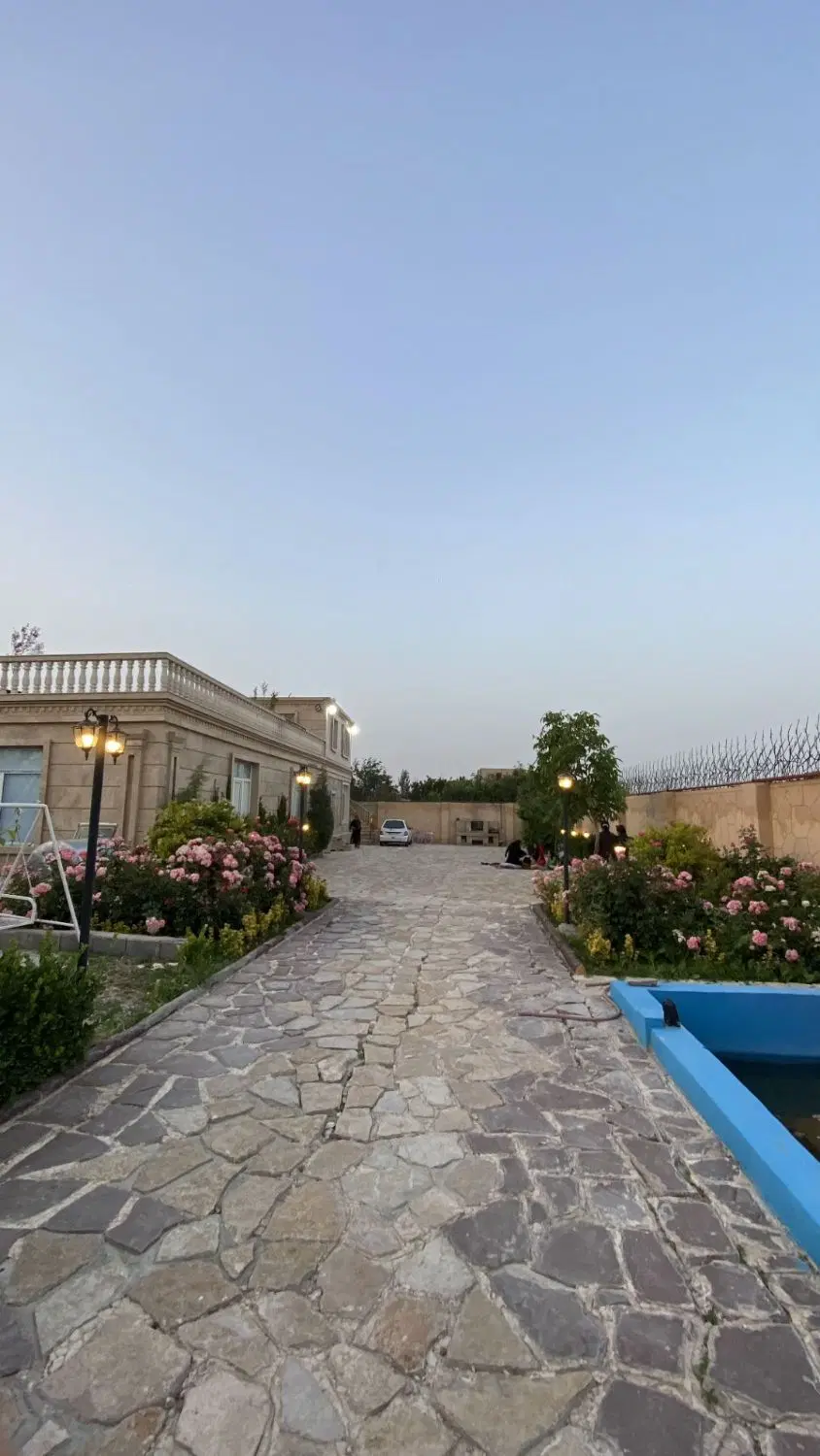 عمارت مادرفول آپشن بااستخرداخل وسندتک برگ ملکی