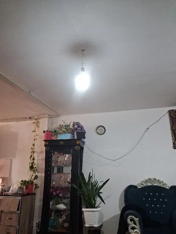 خانه دربست یک طبقه ویک زیرزمین