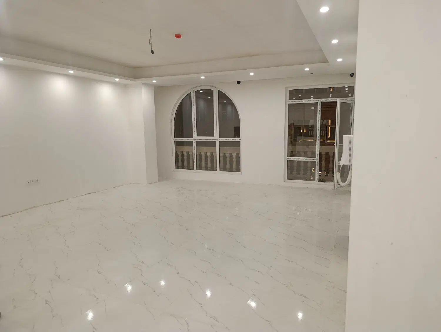 یک واحد 90 متری کلید نخورده
