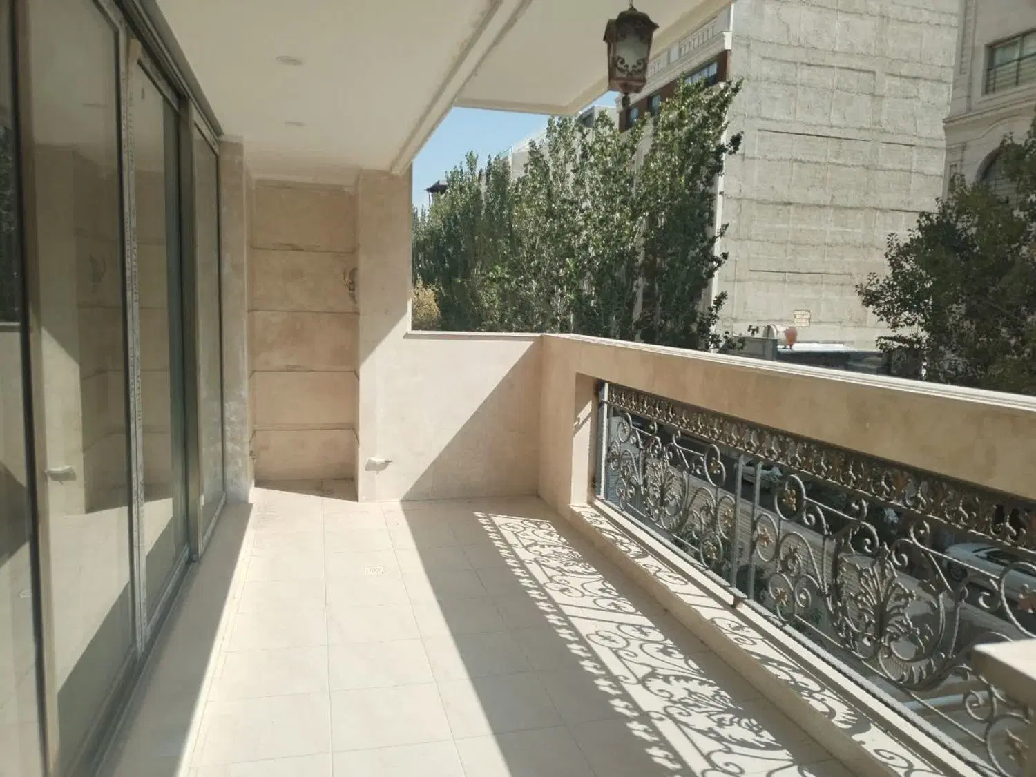 آپارتمان 260 متری در کوی سهند ایل گلی