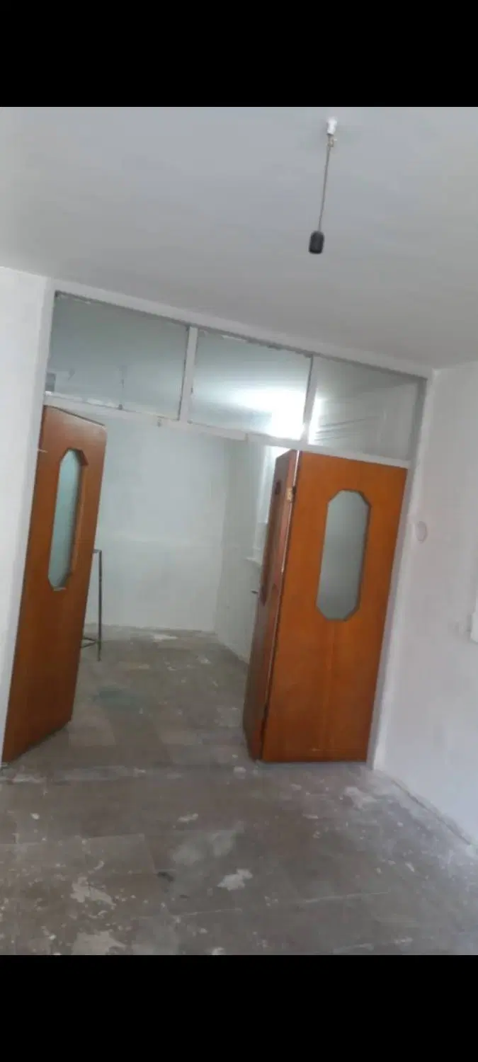 ۸۴مترزمین دردونیم طبقه تمام اسکلست دربافت فرسوده