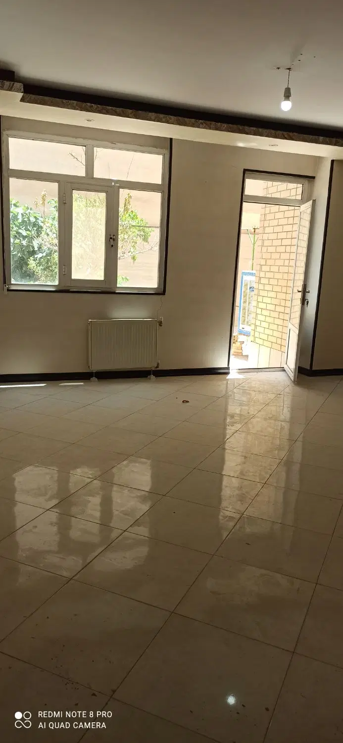 فروش همکف با حیاط اختصاصی
