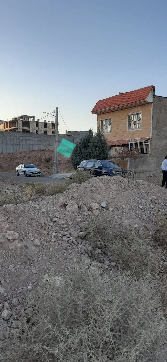 زمین مسکونی به متراژ ۲۴۳ متر مربع