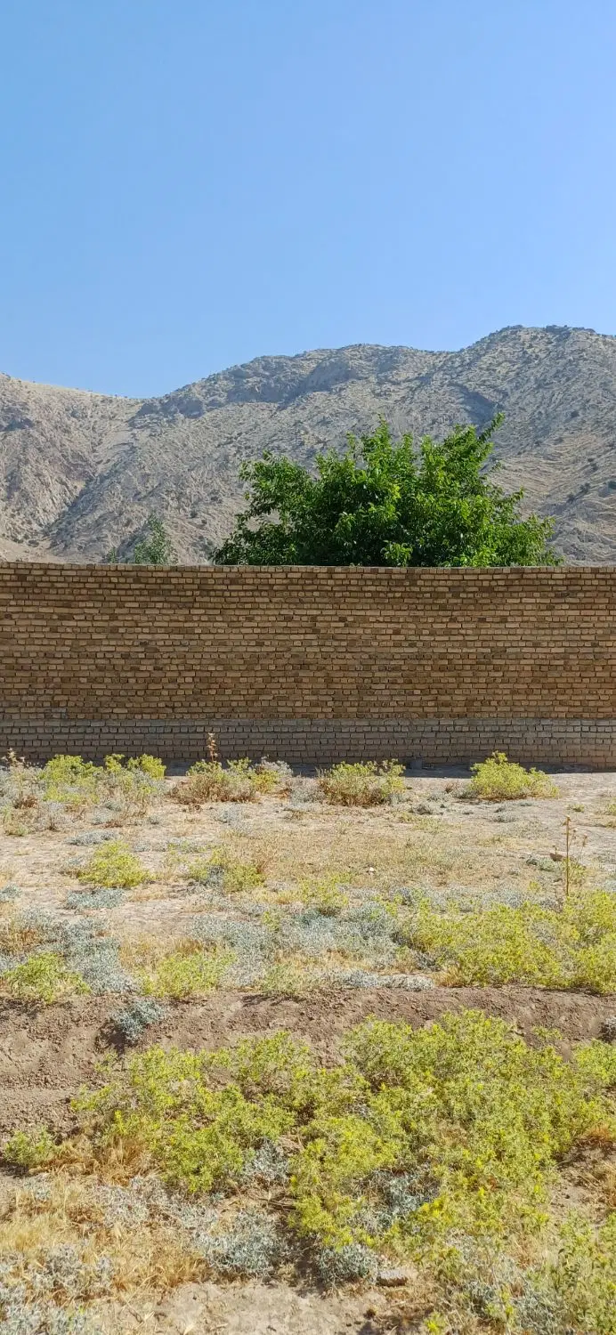 یک قطعه زمین مسکونی به مساحت ۲۰۰ متر مربع