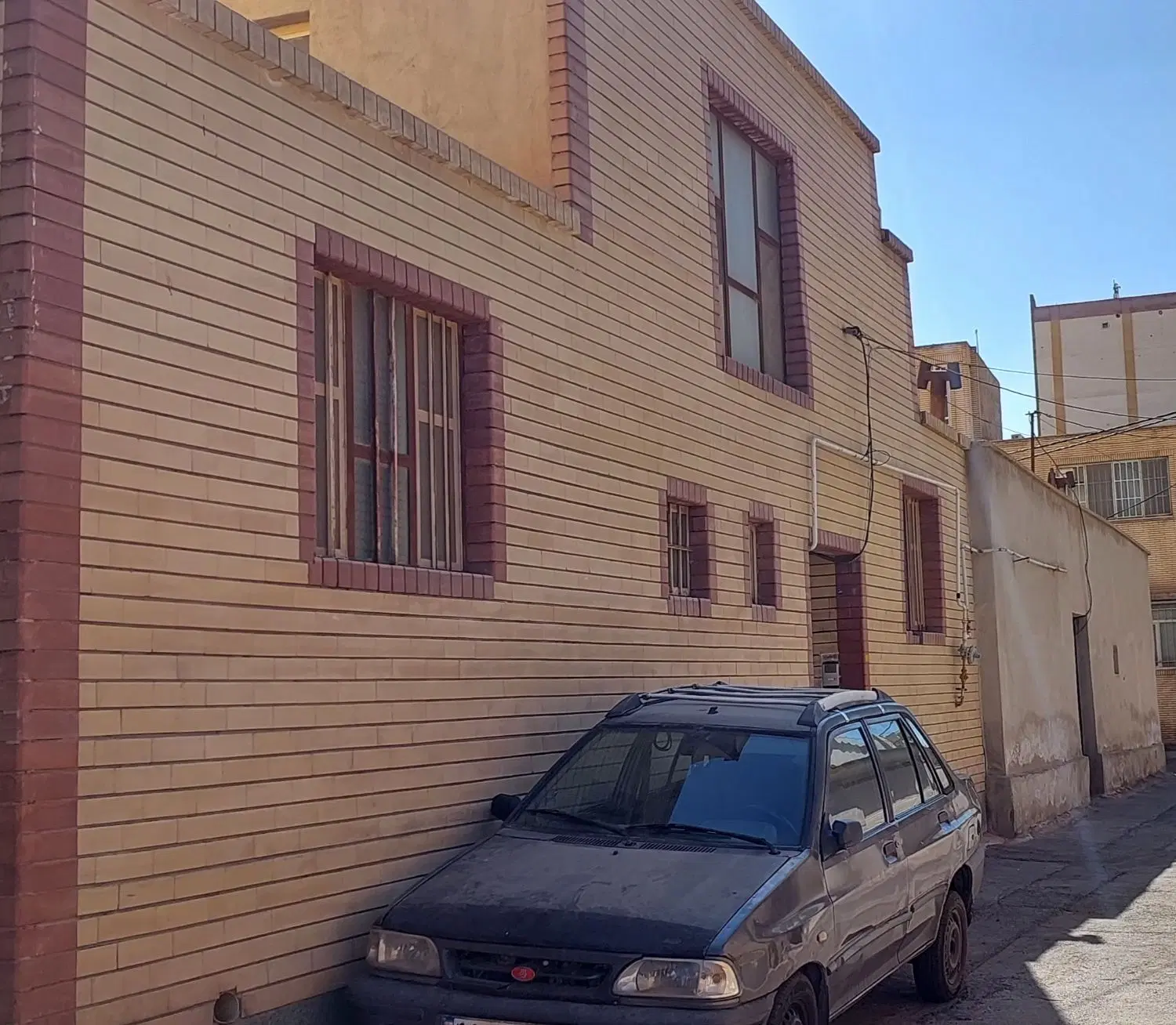 خانه ویلایی خیابان نامجو 6(اقبال)