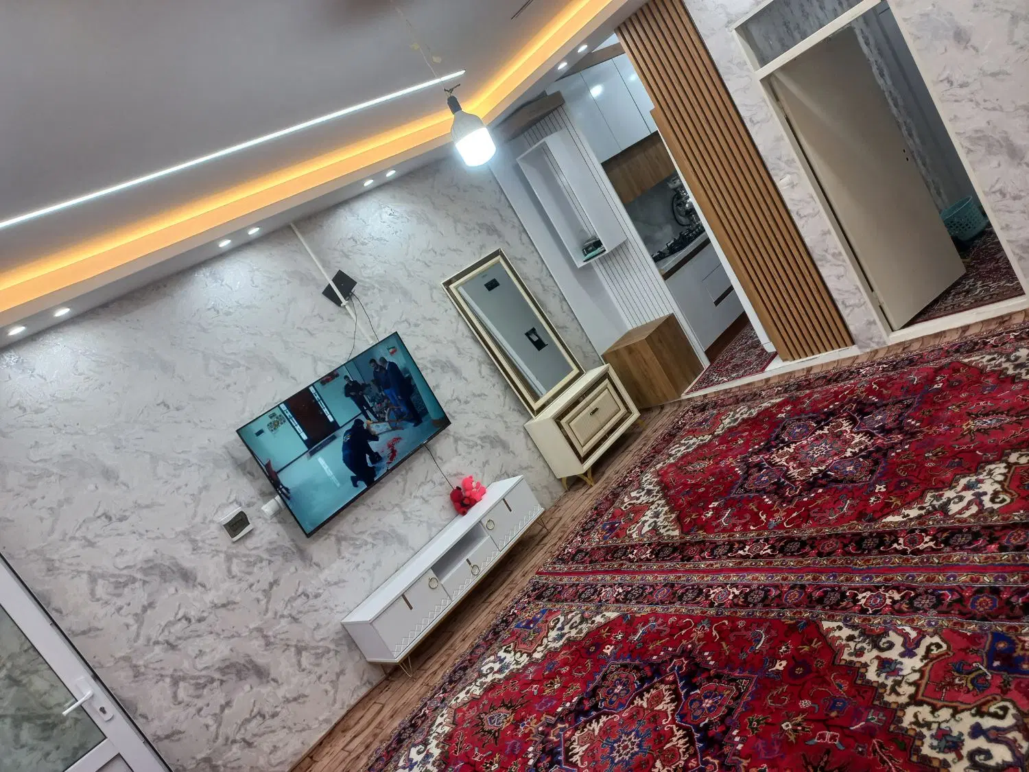حیاط دربست لوکس