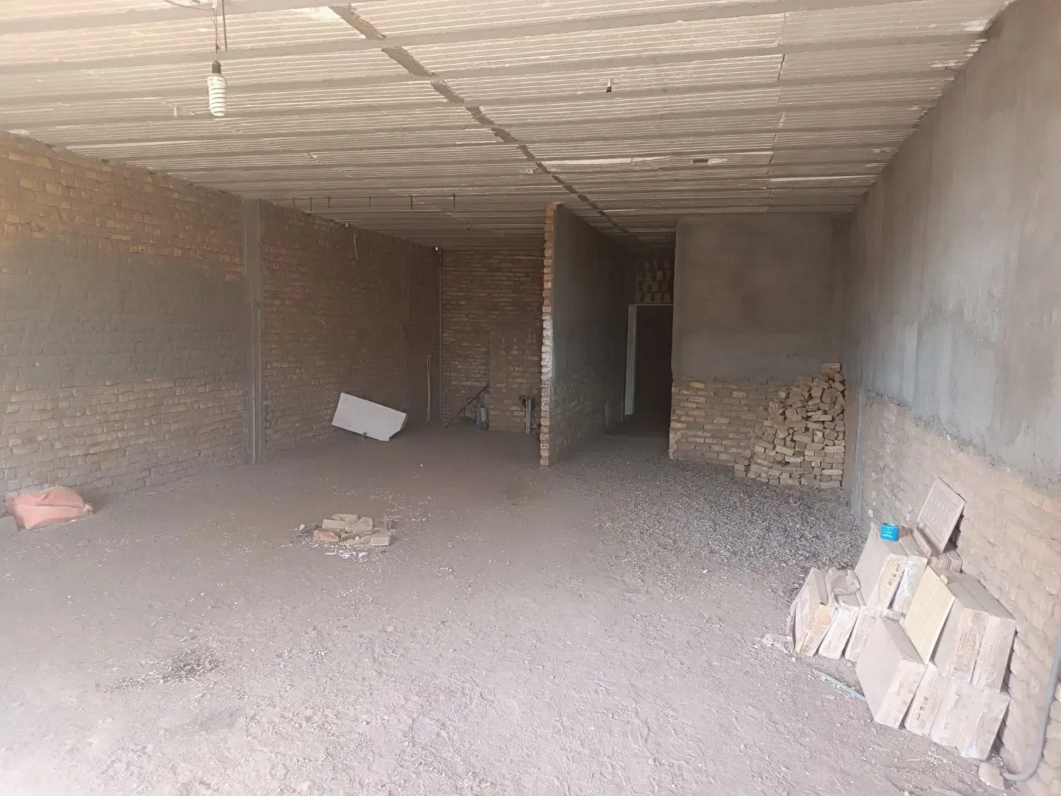 خونه نیمه ساز اسلام اباد.