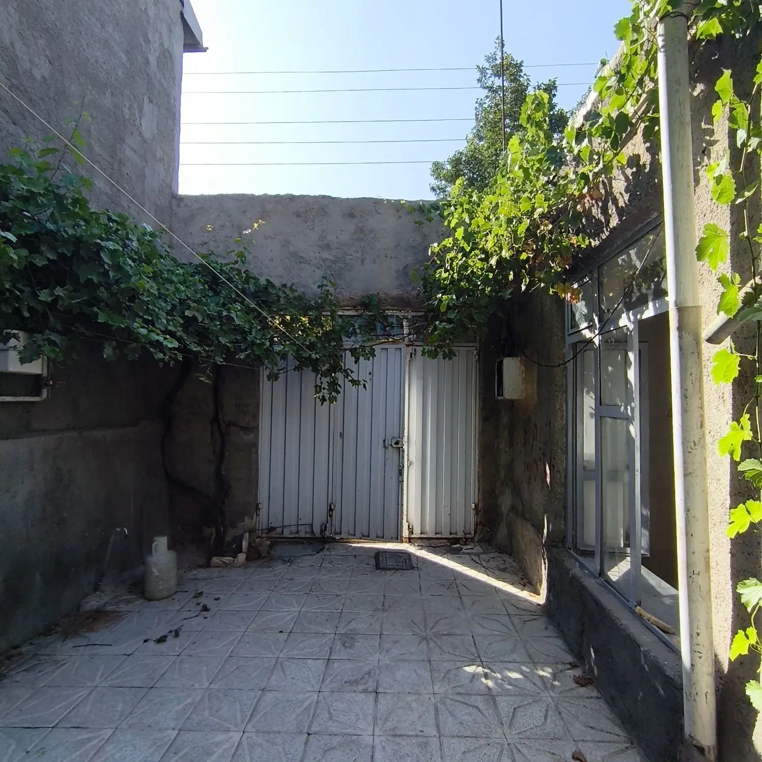 اجاره خانه حیاط دار داخل شهر