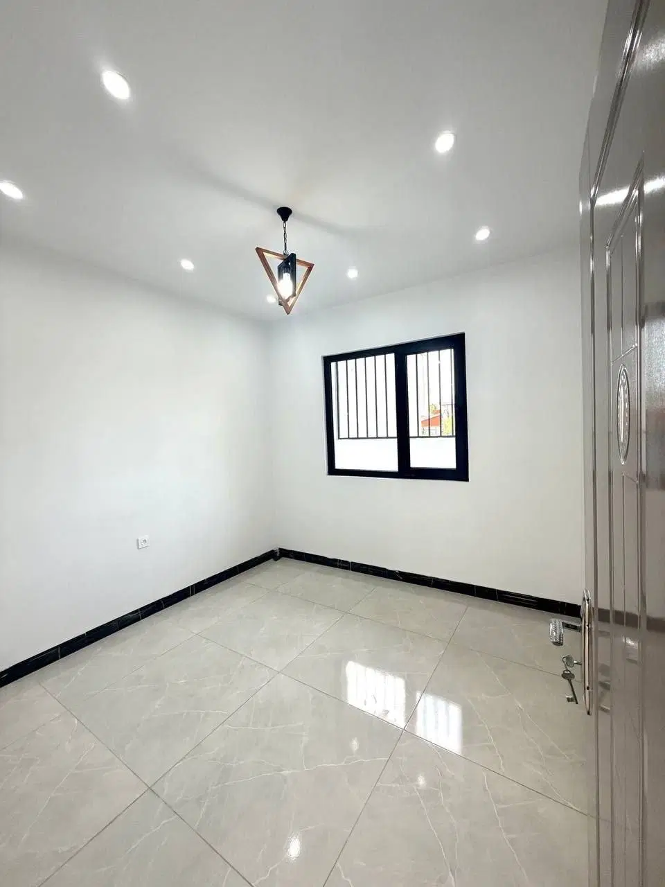 ویلای مشتری پسند ۲ خوابه فول امکانات