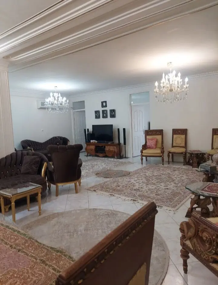 فروش آپارتمان.  شیک ۱۳۵ متری