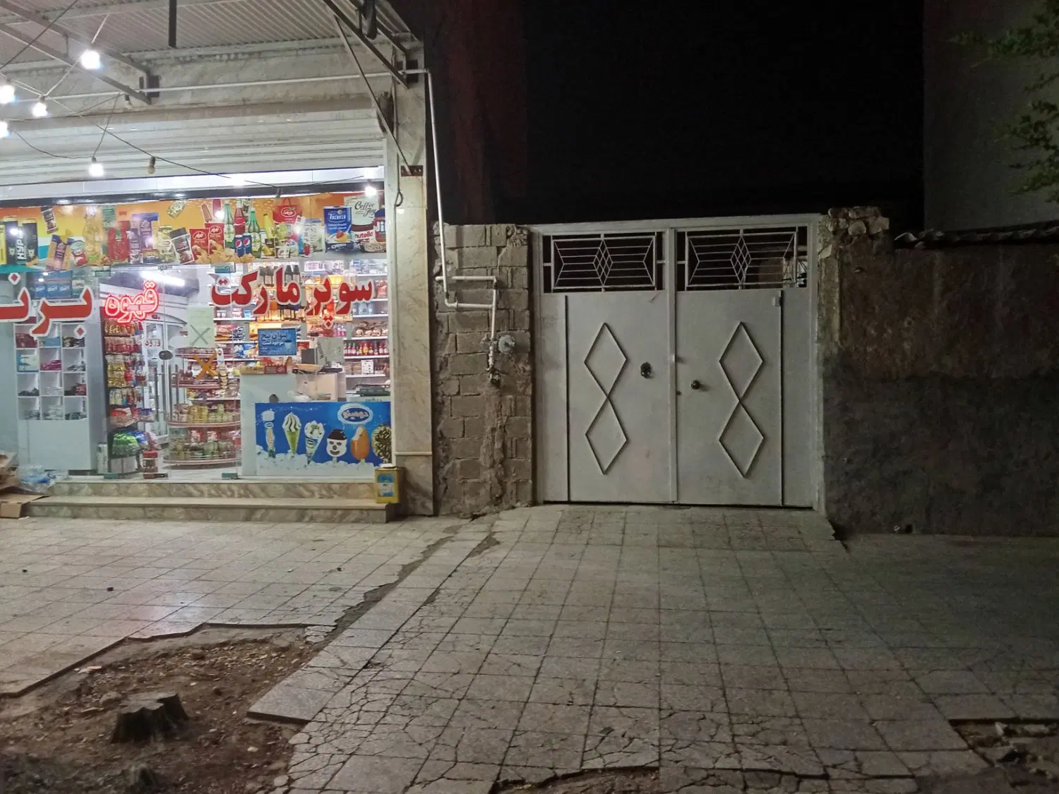فروش ویلایی حسینه اعظم .بر خیابان اصلی.
