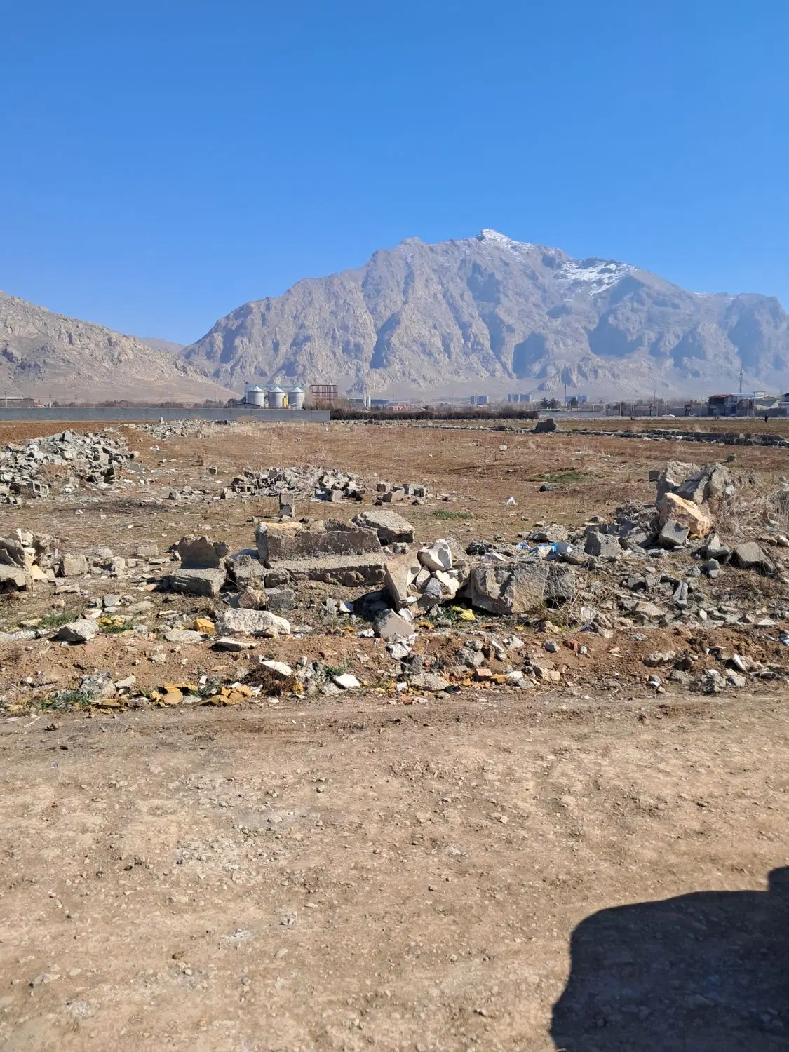 زمین با مجوز گلخانه ومجوز آب وبرق وگاز