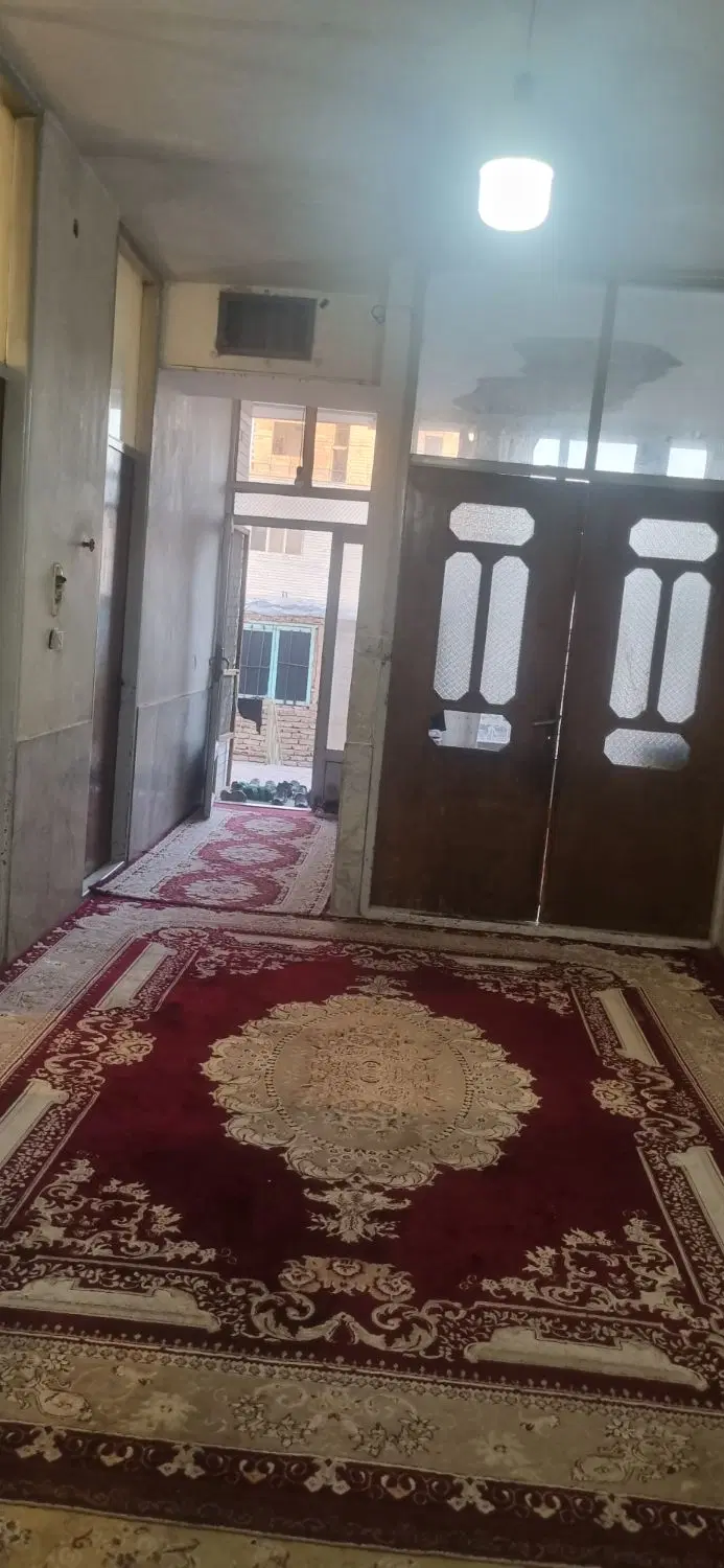 ویلایی 1طبقه با زیر زمین جوادیه شرقی شمالی ساخت