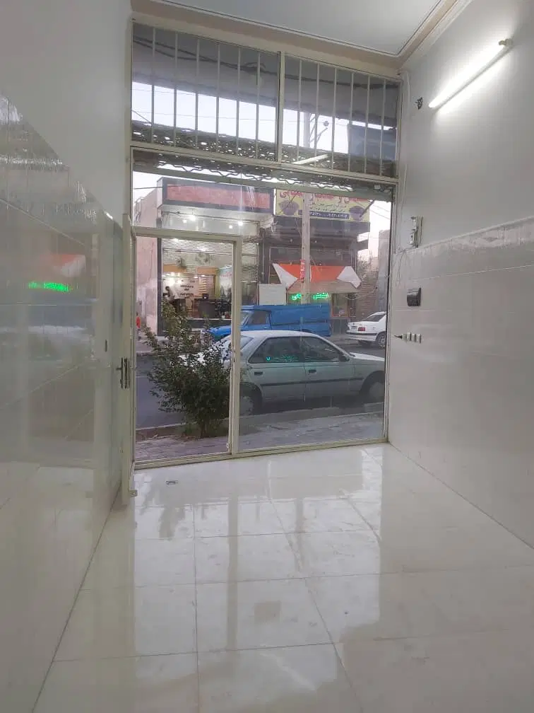 مغازه ۲۰ متری بر خیابان
