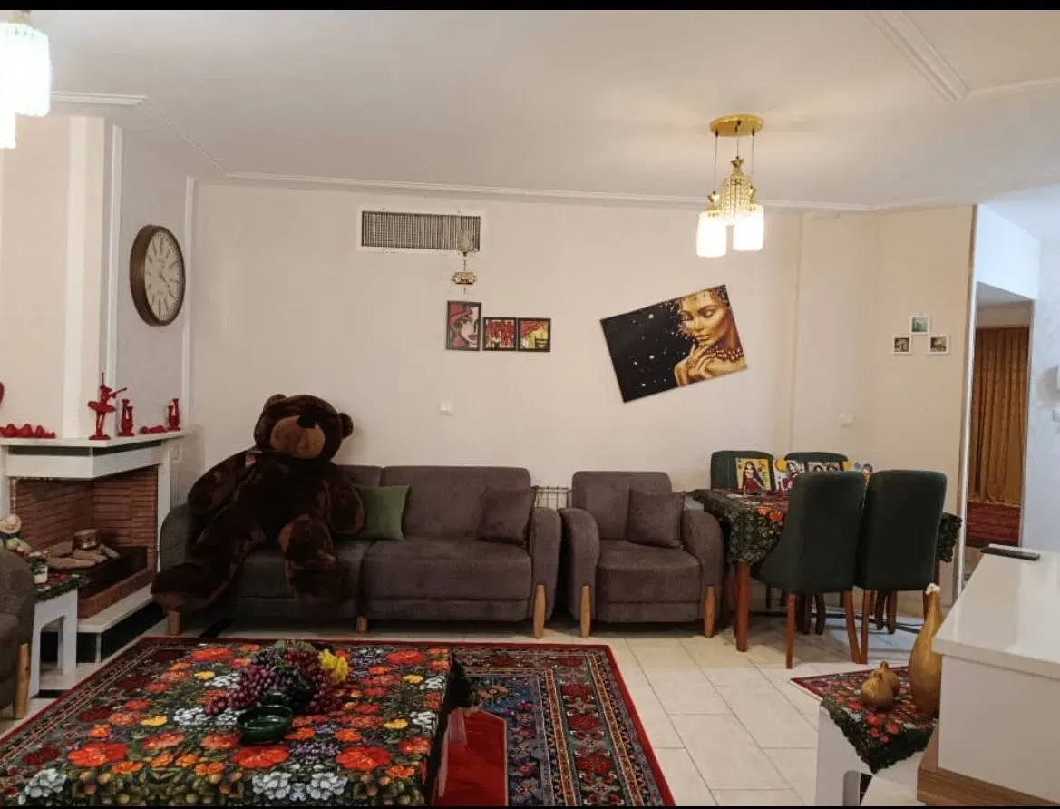 رهن کامل آپارتمان ۱۳۰ متری شیک و تمیز در فاز یک