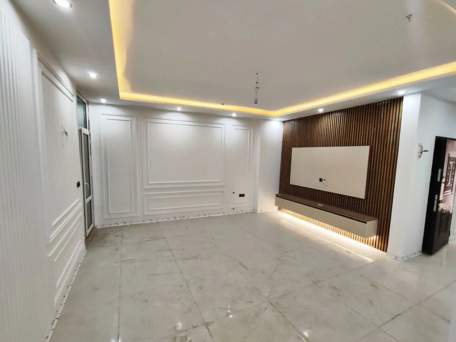تک واحدی_سه نبش_ آکواریومی