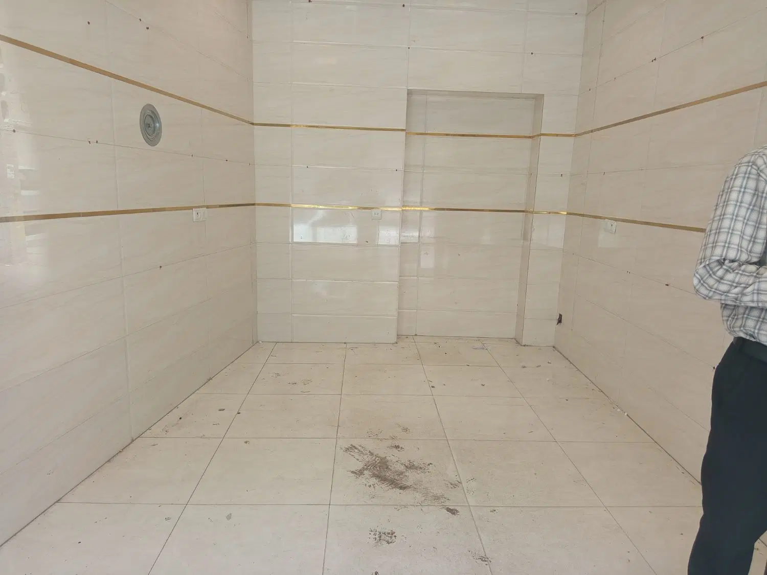 اجاره مغازه منبع آب ۸متری قمربنی هاشم