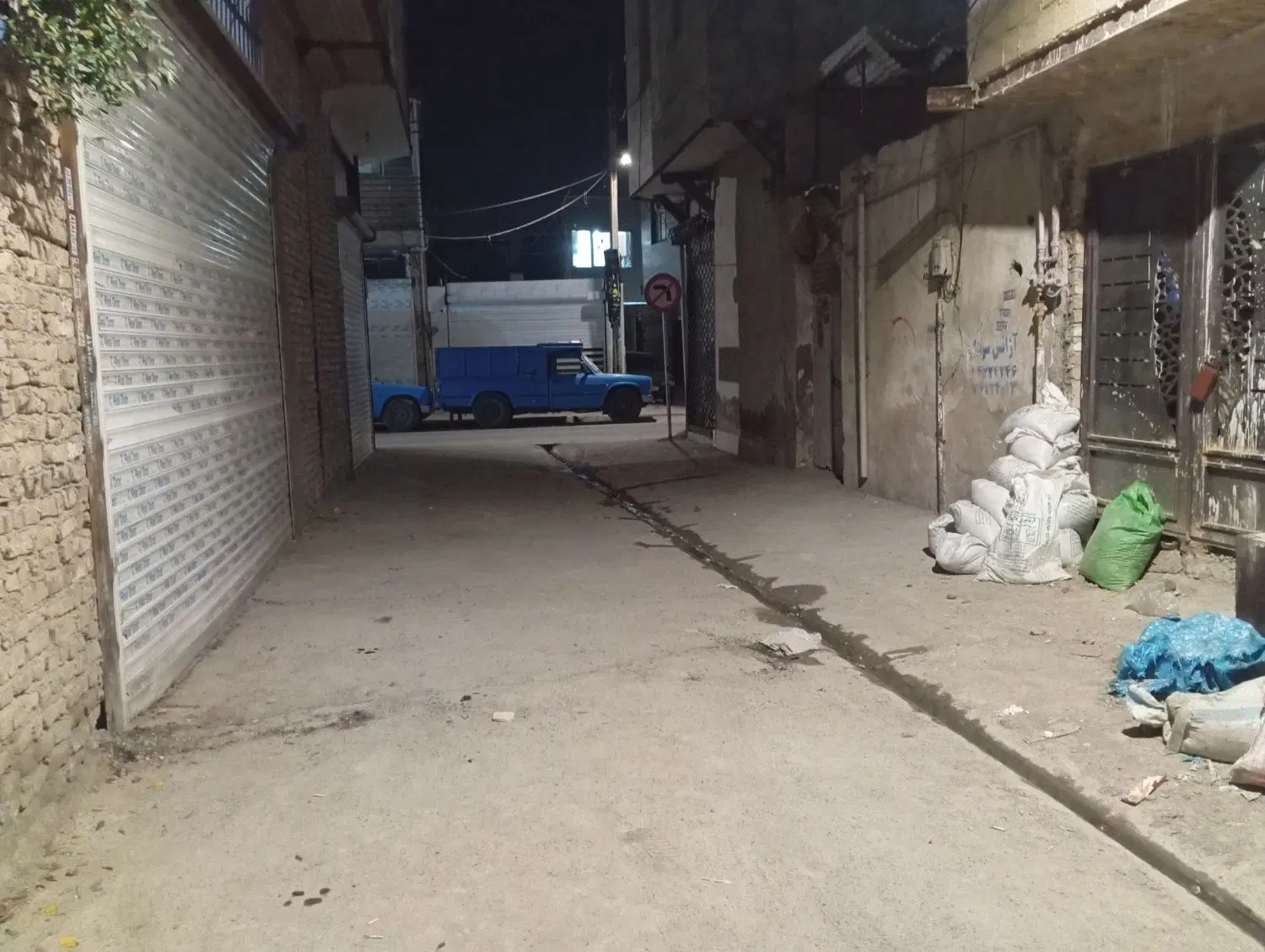 خانه ویلایی نیمه کاره در محمدشهر