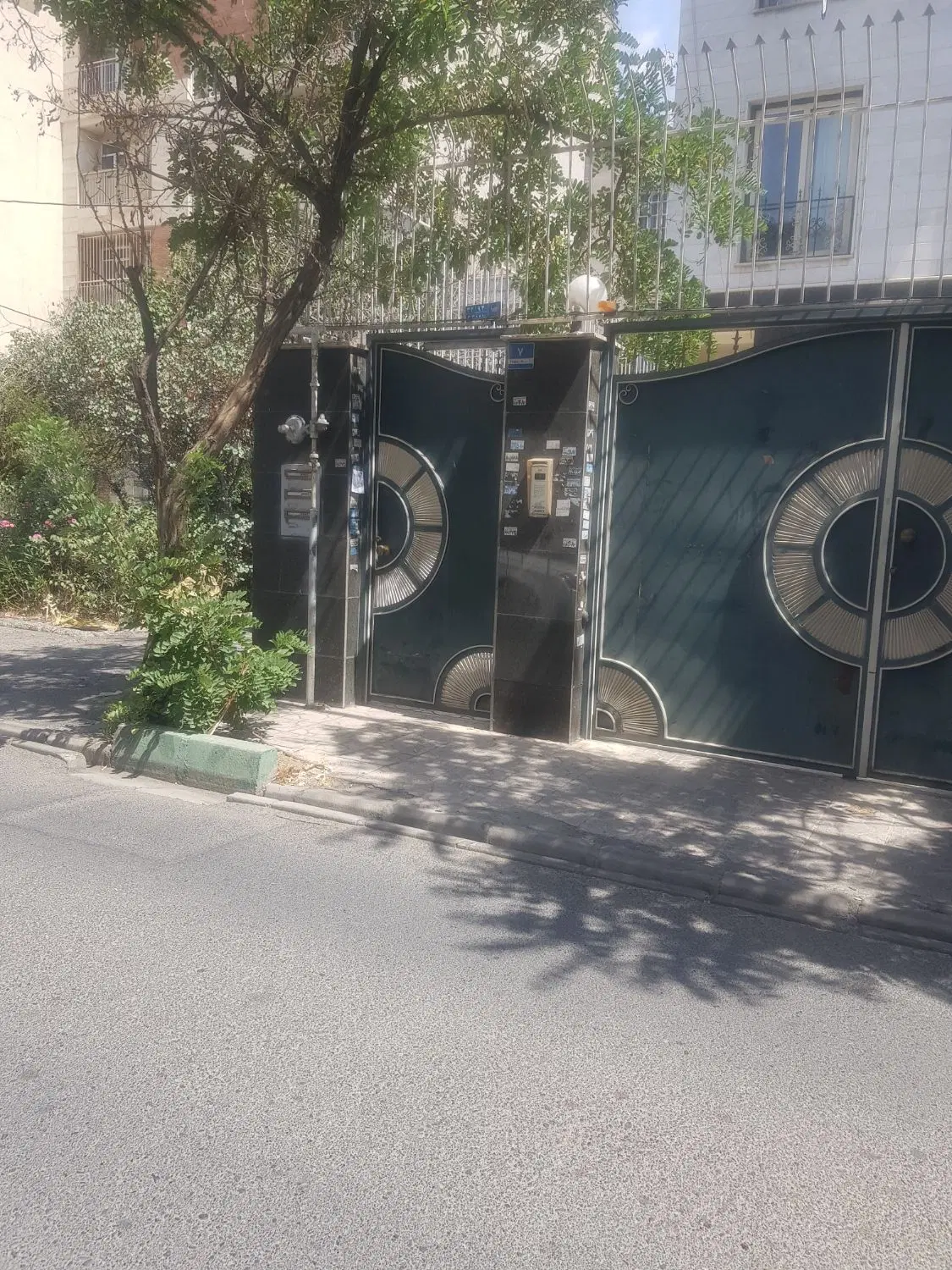 فروش آپارتمان ۱۵۰ متر زمین ۲۶۵.۷ بنا