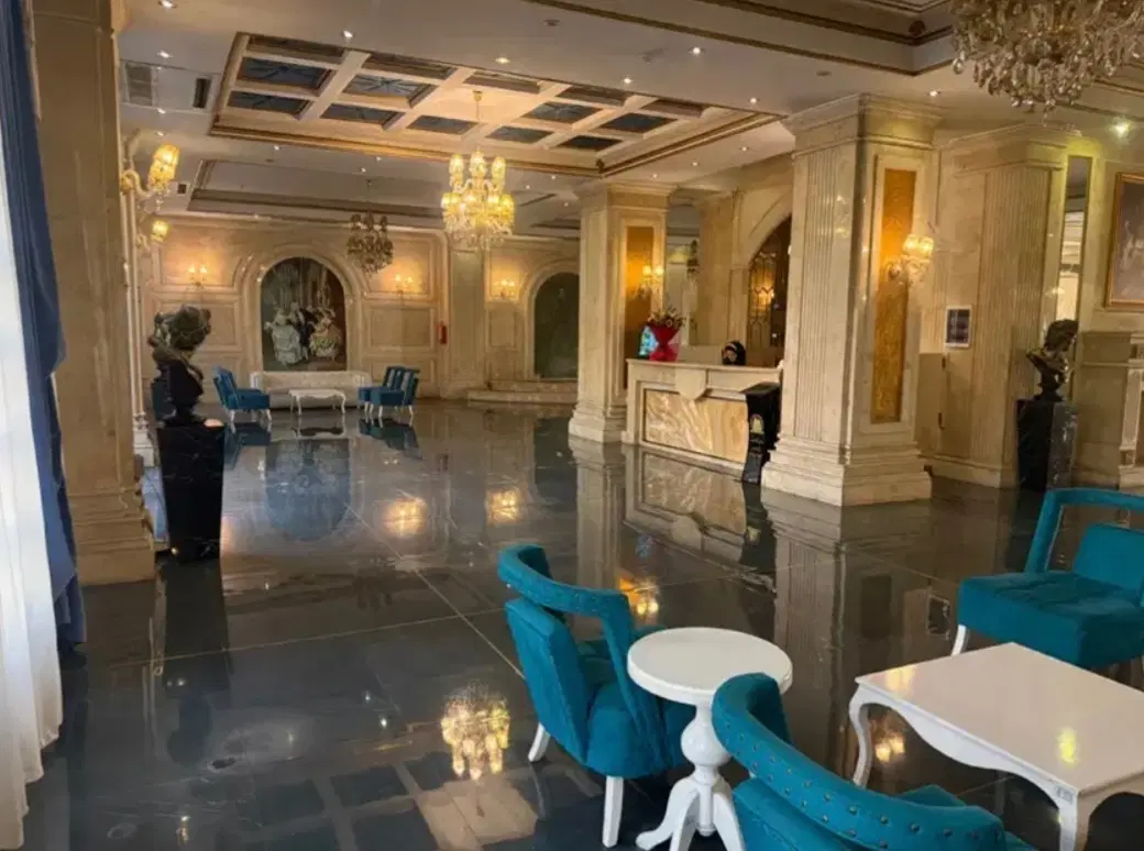 90 متر جنوبی برج برند