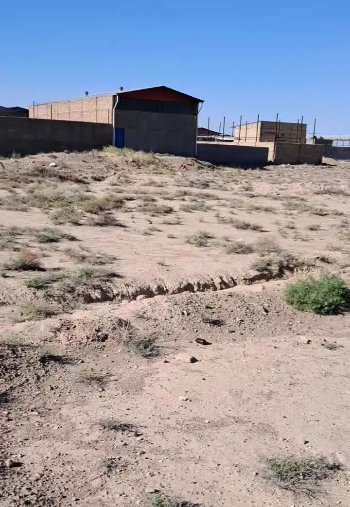 زمین آینده دار۳۰۰متری یل آباد