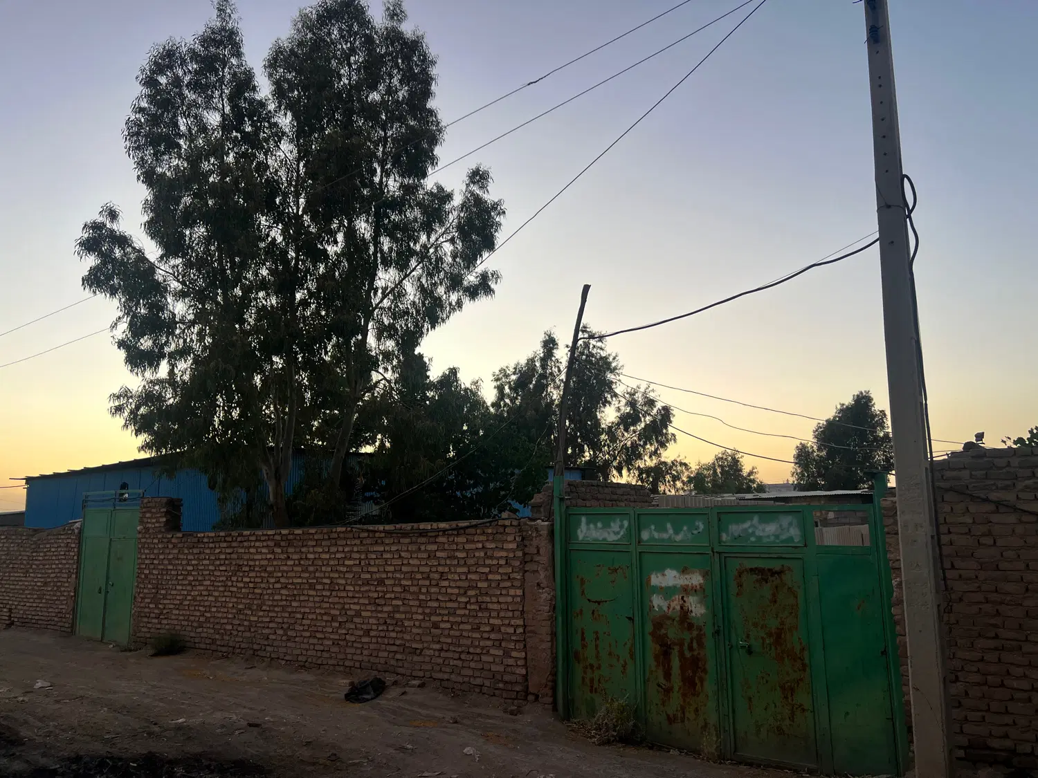 اجاره مغازه و ۲ دهنه کارگاه به متراژ ۶۰۰ متر