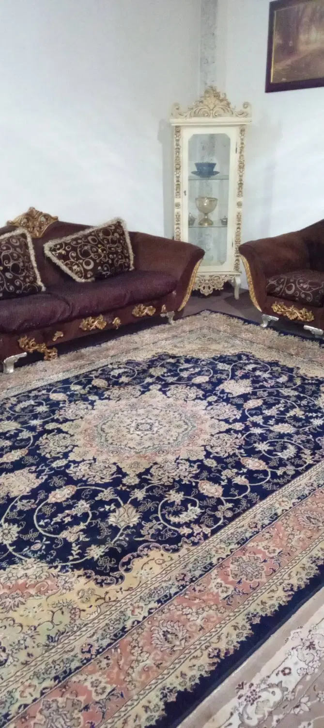 خانه کلنگی دوطبقه با حیاط