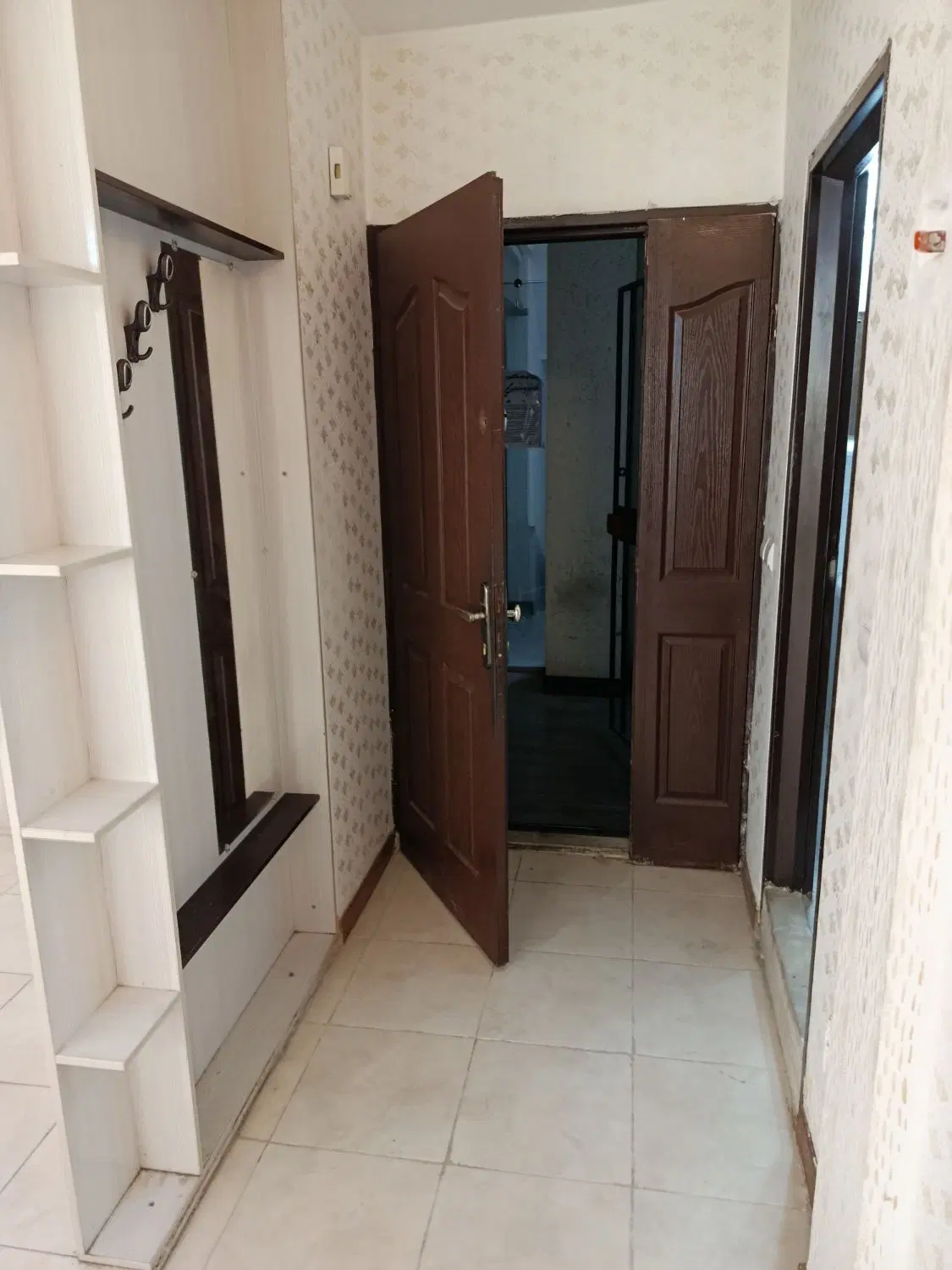 آپارتمان نیکان ۹ طبقه اول محله E6