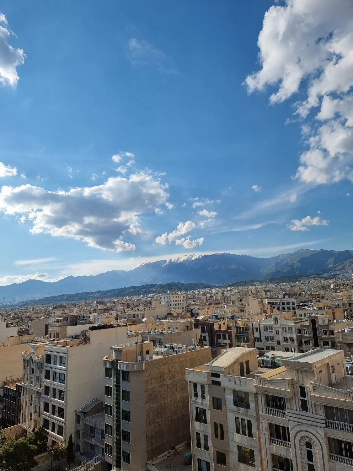 آپارتمان 130.83 متری برج زیتون تهرانپارس