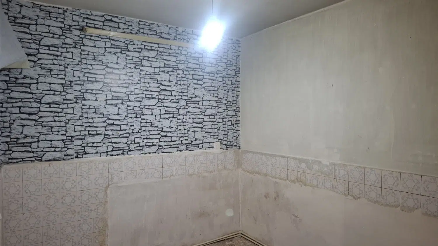 طبقه همکف ۸۰