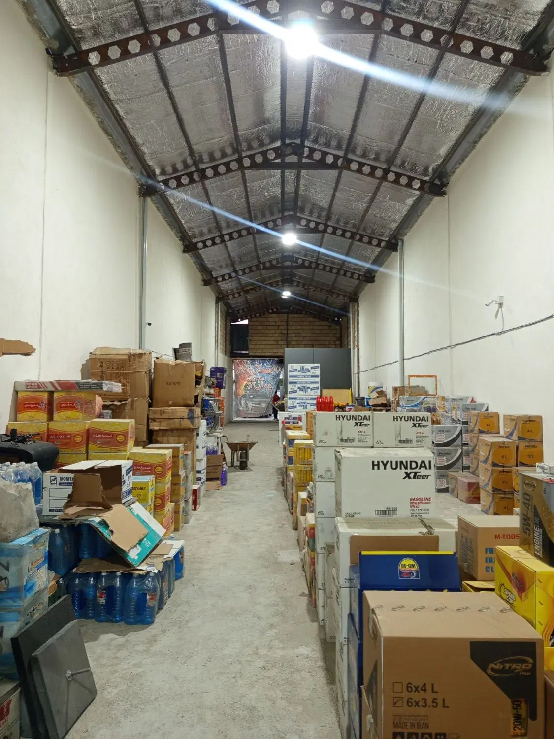 مغازه حاشیه توس