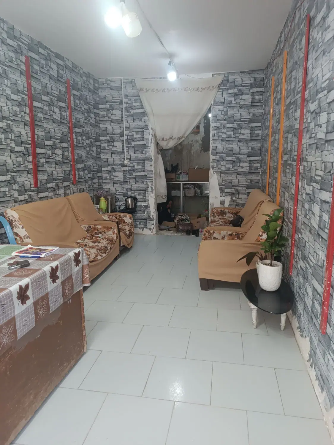 مغازه فروشی در بزغان شهرستان فیروزه