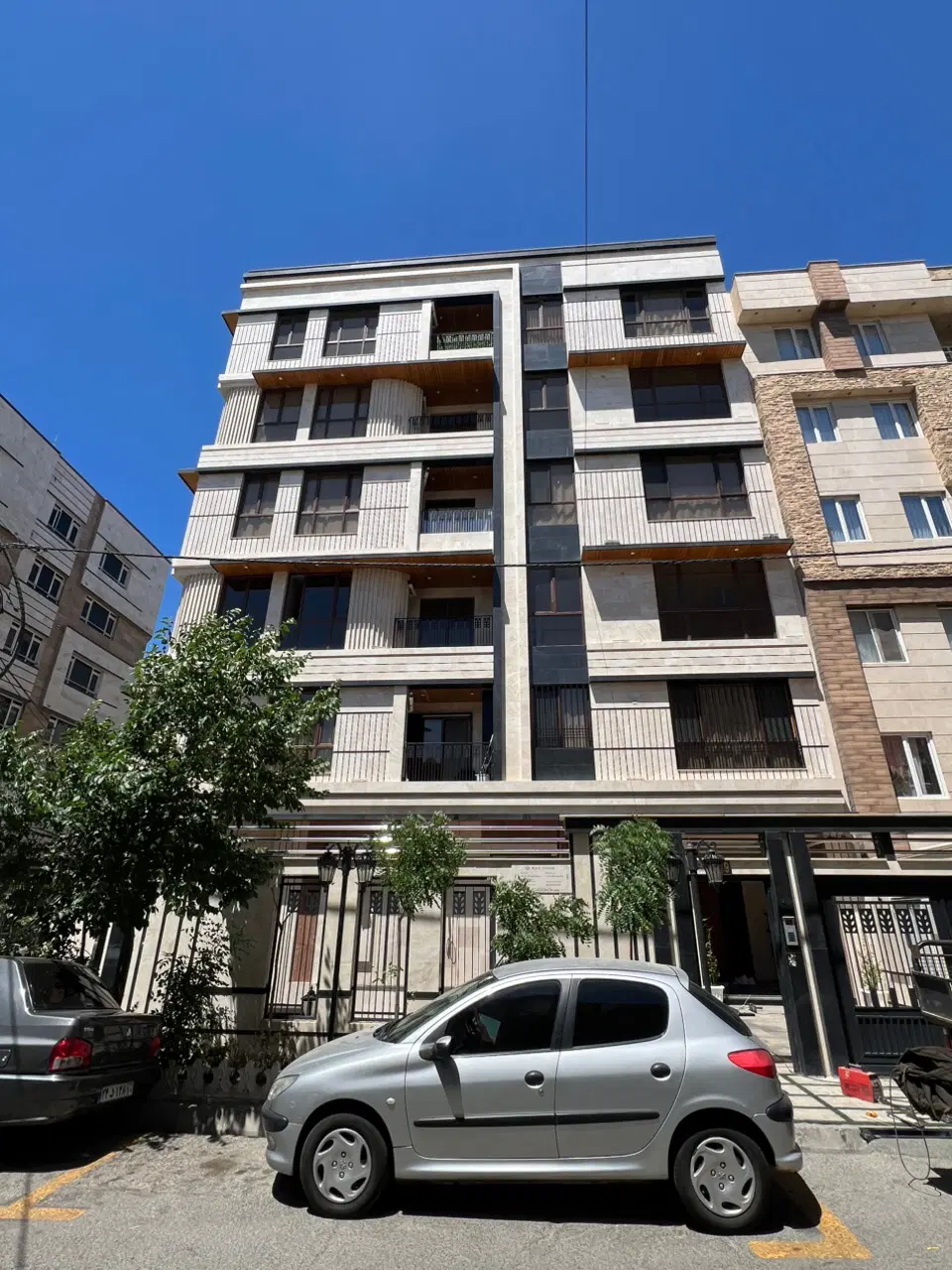 ۱۰۵ متر __ آپارتمان نوساز دوخواب __ شهرک پاسداران