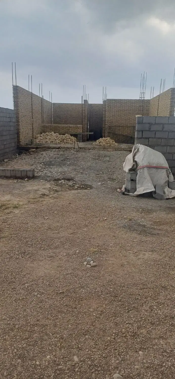 منزل نیمه کاره جانبازان خ کاج