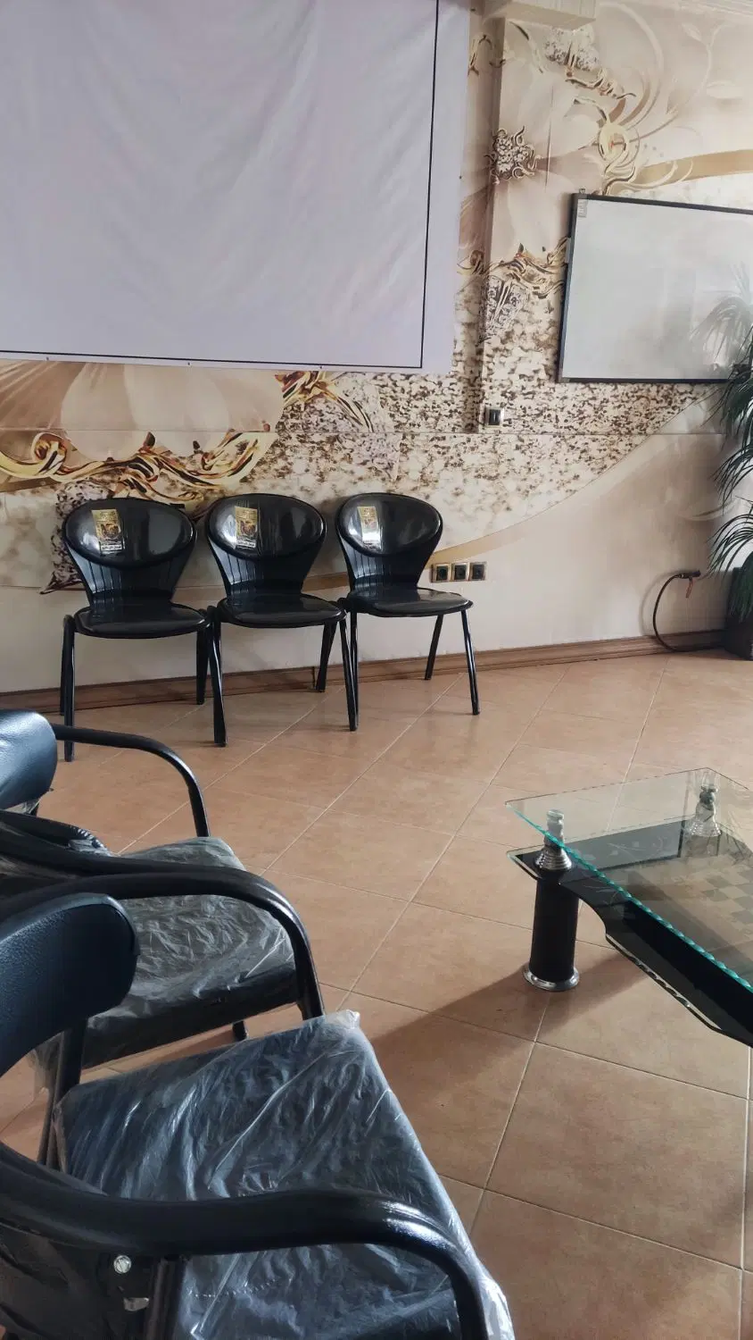 اجاره یک اتاق کار بصورت مشارکتی