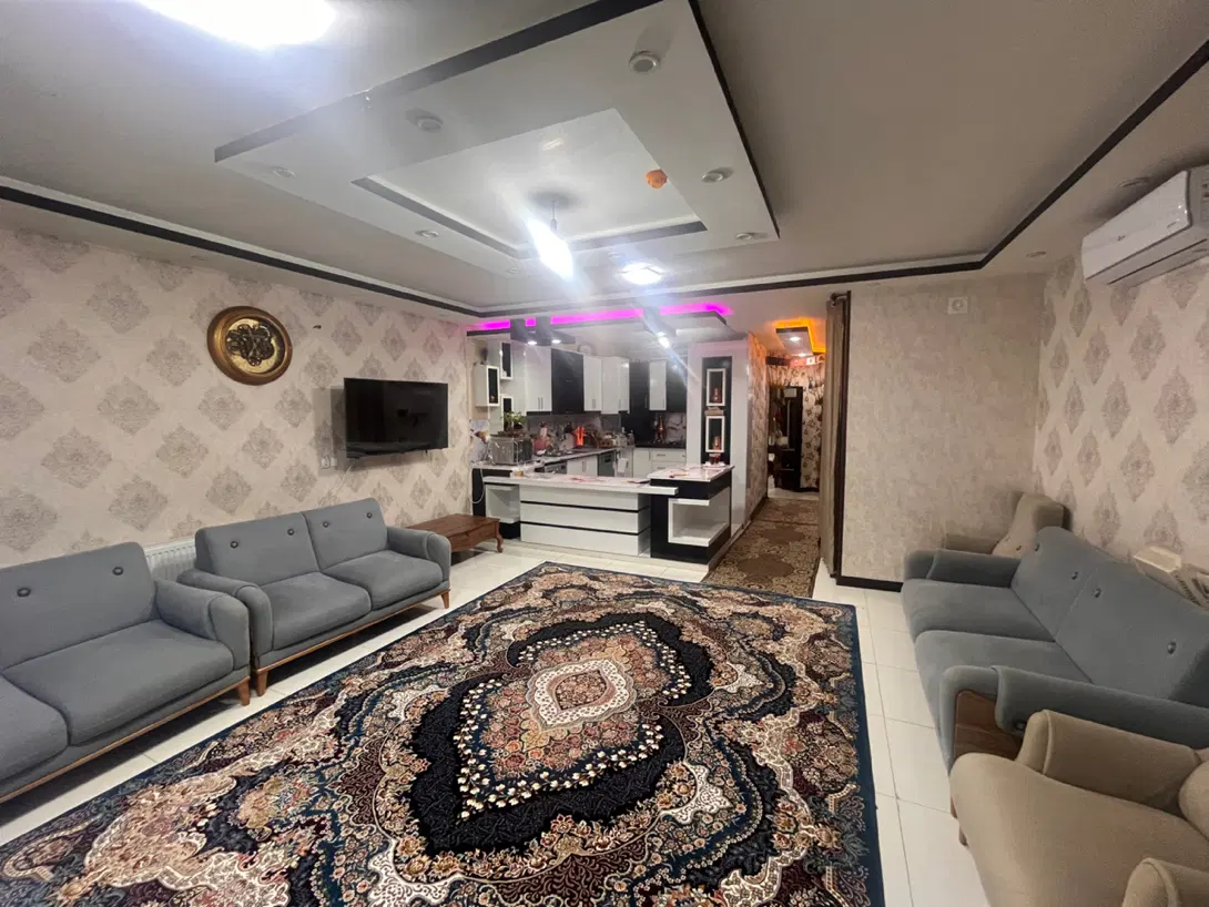 واحد ۱۰۸ متری ، خیابان ورزش
