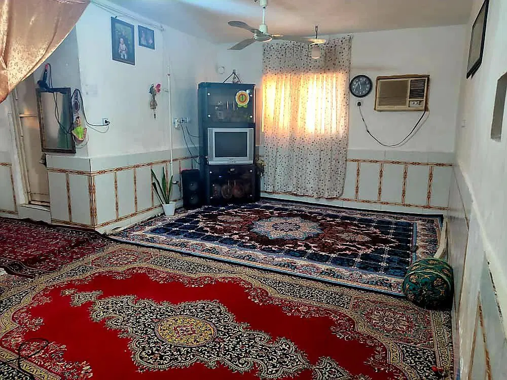 خونه دوطبقه بر جاده دارای مغازه جای خوب دنج دلنشین