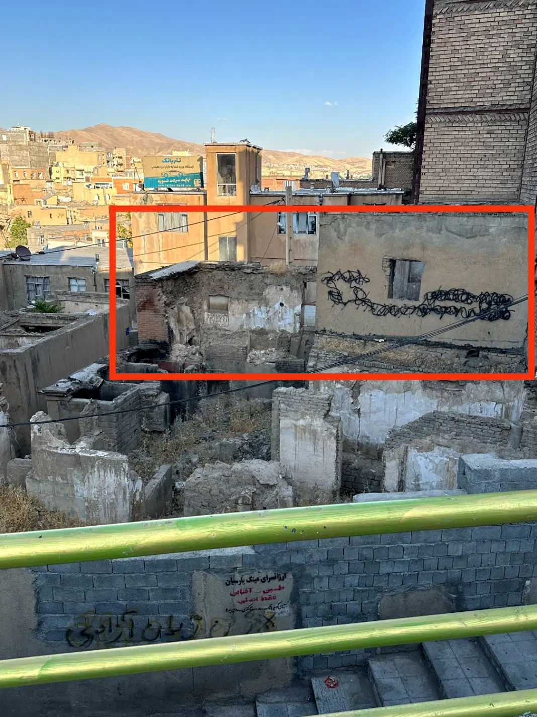 فروش زمین دو نبش خیابان ۲۲ بهمن