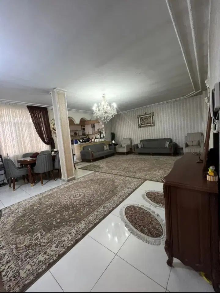 ۹۰ متر آپارتمان با پارکینگ